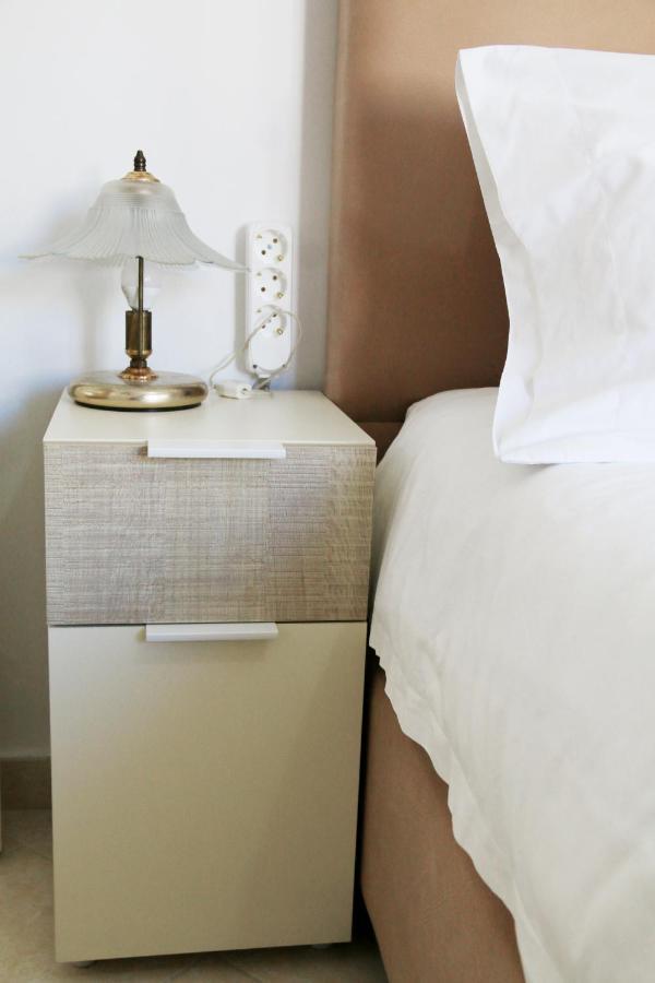 Work-friendly Apartments, Apartment