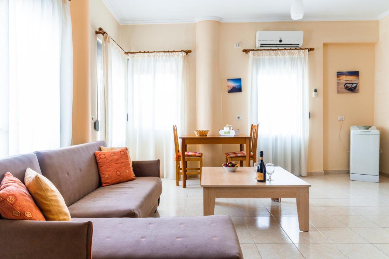 Work-friendly Apartments, Apartment *