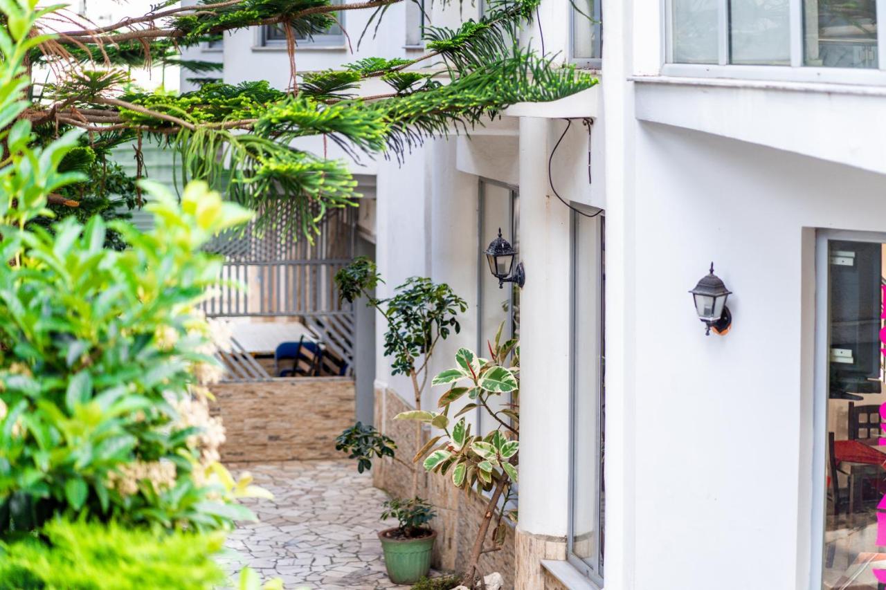 Work-friendly Apartments, *