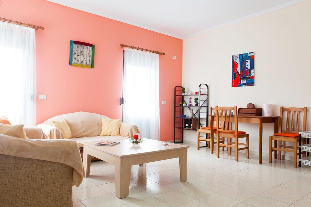 Apartment Work-friendly Apartments,