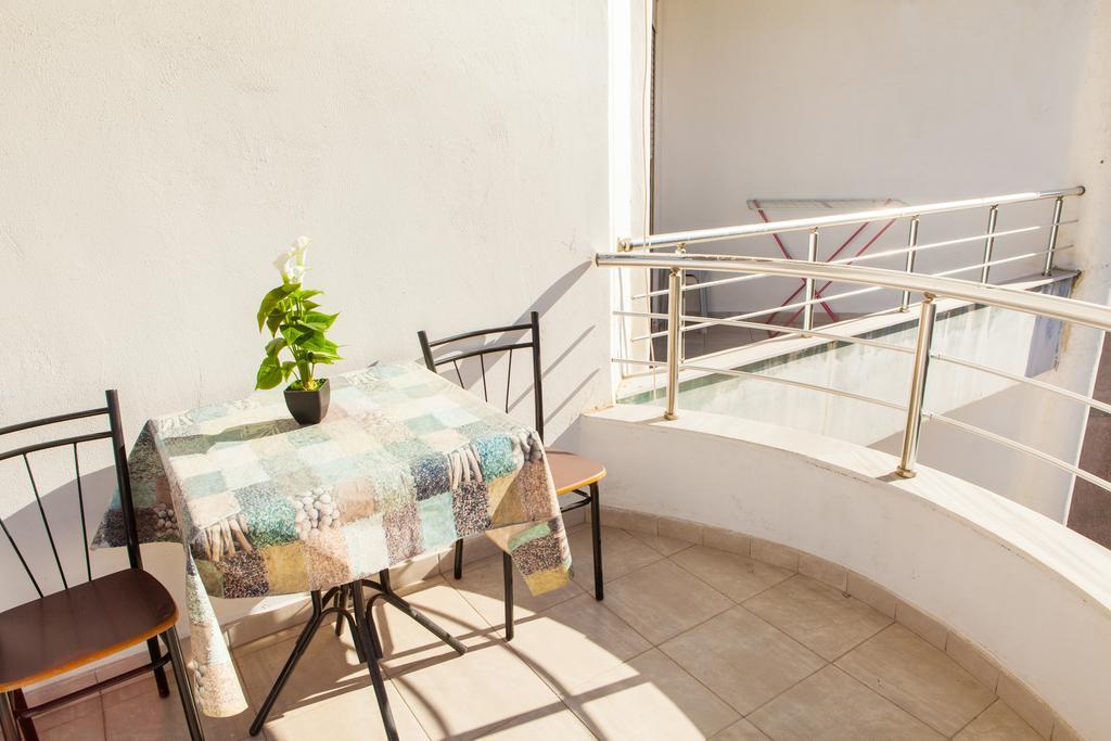 Apartment Work-friendly Apartments, *